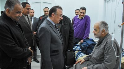 محافظ الإسكندرية في زيارة مفاجئة لمستشفى جمال عبد الناصر (صور)