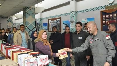 وفد طلابي من جامعة كفرالشيخ يزور قاعدة 