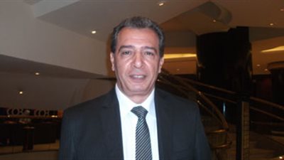 أستاذ بطب عين شمس: 