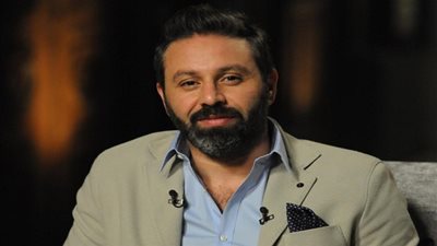 حازم إمام يتصدر 