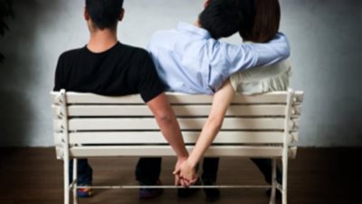 ما بين جوزي وأخوه .. غرقت في الحرام