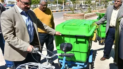 محافظ أسوان يدعم منظومة النظافة بالمدينة (صور)
