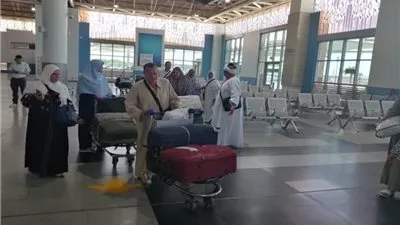 مطار القاهرة يعلن التزامه بقرار منع سفر المعتمرين إلى المملكة بسبب كورونا