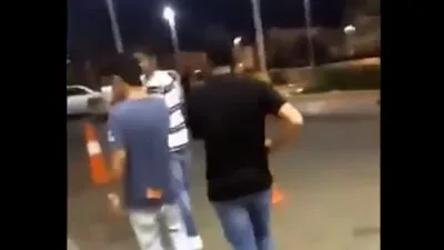 القبض على شباب تحرشوا بفتيات قرب أحد المجمعات التجارية