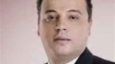 تامر عبدالمنعم يقدم واجب العزاء في الرئيس الراحل 'حسني مبارك'