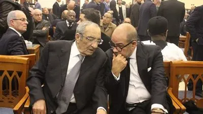 أنس الفقى وزكريا عزمي في عزاء مبارك