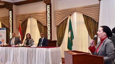 وزيرة التخطيط ومحافظ الفيوم يفتتحان ورشة 