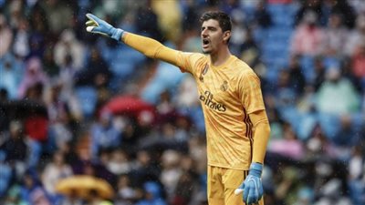 رقما قياسيا لكورتوا لم يحقق منذ 45 عاما في الكلاسيكو