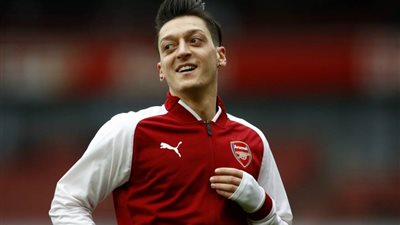 أوزيل يرفض مجدداً الرحيل عن آرسنال