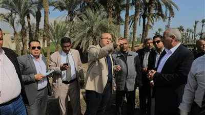 محافظ بني سويف يحيل مسؤلي النظافة والتنظيم بإهناسيا للتحقيق