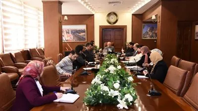 محافظ بورسعيد يبحث آخر مستجدات فيروس كورونا مع المجلس الإقليمي للصحة