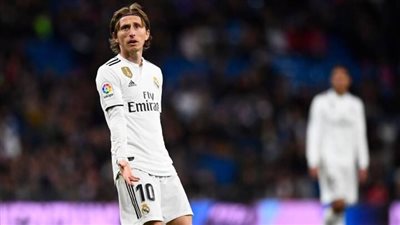 لوكا مودريتش يفكر في الرحيل عن مدريد