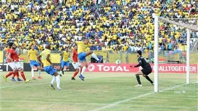 فايلر يفاجيء الجميع بتغييرات موسعة في تشكيل الأهلي أمام صن داونز