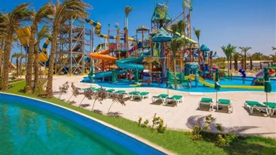 احتجاجات داخل قرية سياحية بالغردقة لتأخر صرف الرواتب 3 أشهر