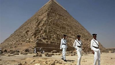 اعترافات صادمة لأسرة الشاب المنتحر من أعلى الهرم