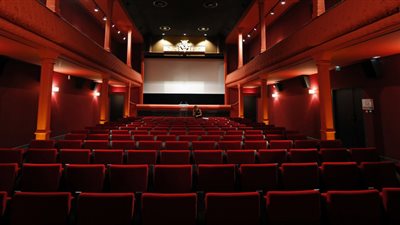 خوفا من كورونا.. السعودية تغلق صالات السينما حتى إشعار آخر