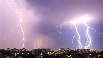 دعاء البرق والرعد.. ردد هذه الأدعية كما أوصانا رسول الله