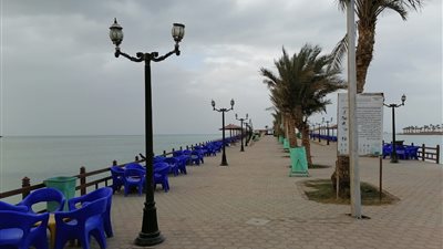 لأول مرة.. شواطئ الغردقة خالية تماما من المصريين (صور)