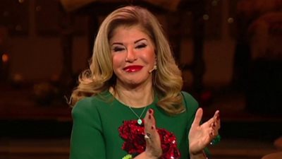 هالة سرحان والسيارة «تسلا» لصاحبها الملياردير بتاع أغنية شاكوش