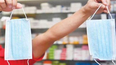 عقب 24 ساعة من تعطيل المدارس.. نفاذ وارتفاع أسعار المطهرات والكمامات في صيدليات الإسكندرية 