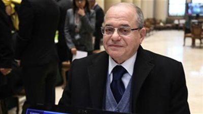 برلماني يطالب بضوابط ومواعيد للمطاعم لمواجهة كورونا