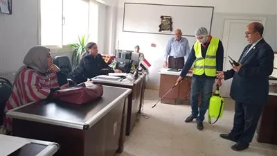 رئيس حى الزيتون يتابع إجراءات تعقيم المركز التكنولوجي لمواجهة كورونا