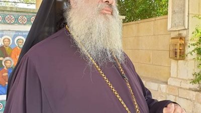 المطران عطا الله حنا: المصابين بالكورونا ليسوا منبوذين.. ونصلي من أجلهم