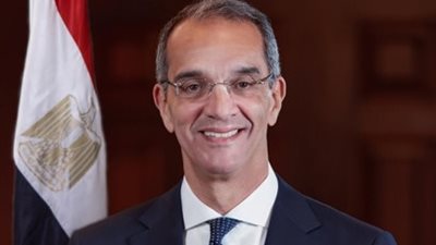 وزير الاتصالات يصدر قراراً بتعليق كافة الفعاليات لمدة أسبوعين