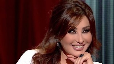 لطيفة تخاطب فيروس كورونا على 