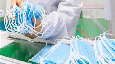 حماية المستهلك: ضبط كمامات ومصنع لمكملات غذائية مجهولة بمحافظتين