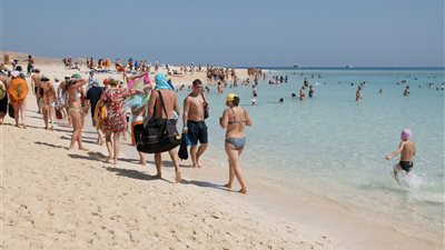 محافظ البحر الأحمر يكشف حقيقة عزل الغردقة وتحويلها لحجر صحي