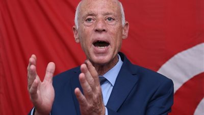 الرئيس التونسي يعلن حظر التجول من الـ 6 مساءً إلى 6 صباحاً