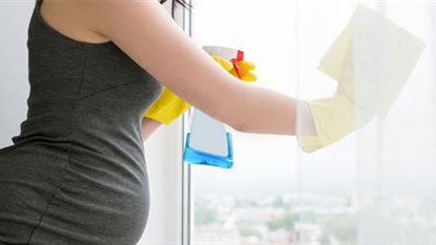 التنظيف أثناء فترة الحمل.. تحذيرات ونصائح عليك اتباعها
