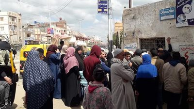 إزدحام على مستشفى بكفر الشيخ لقطع التذاكر.. والصحة: اتخذنا إجراء (صور)