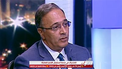 استاذ علم اجتماع: سخرية عمر كمال من إجراءات الوقاية من الكورونا لجذب الانتباه