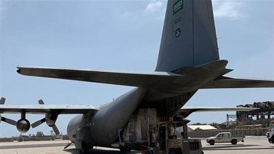 لمواجهة كورونا.. طائرة سعودية تحمل إمدادات طبية إلى عدن