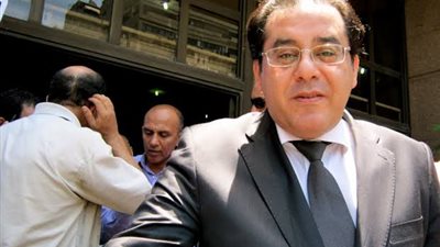 عاجل.. بلاغ جديد ضد الهارب أيمن نور 