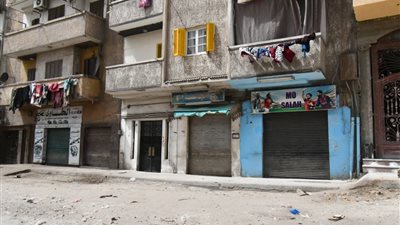 التزام المحال والأسواق بقرارات الحظر الكلي في البحيرة (صور)