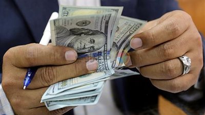 أسعار الدولار تستقر أمام الجنيه هذا الأسبوع مع طرح شهادة ادخار بعائد 15%