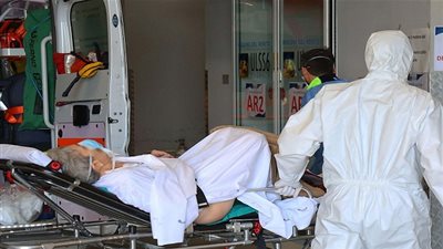 ارتفاع عدد المصابين بفيروس كورونا في تركيا إلى أكثر من 15 الف