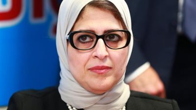 وزيرة الصحة: الرجال أعلى نسبة وفيات بكورونا.. وتُعلن أعمار المصابين