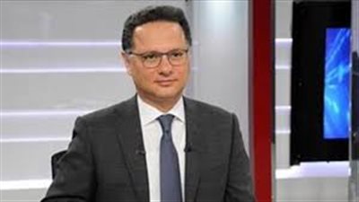 إعلامي يقدم إرشادات عملية للحماية من فيروس كورونا (فيديو)