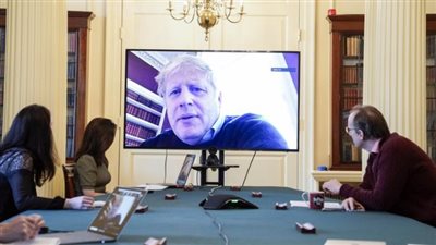 منذ بداية إصابته بالكورونا..  ماذا فعل رئيس وزراء بريطانيا داخل الحجر الصحي؟