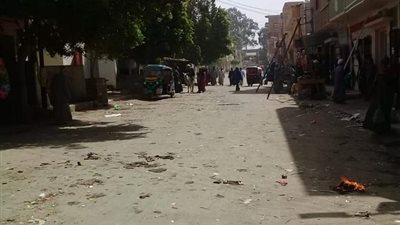 فض سوق الطيبة بالمنيا لمنع تفشي كورونا 