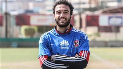 خاص- مدافع سموحة يكشف موقفه من العودة للأهلي بعد رحيل أحمد فتحي 