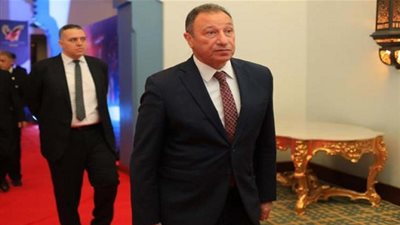 الخطيب يبدأ أولى خطوات تخفيض عقود لاعبي الأهلي