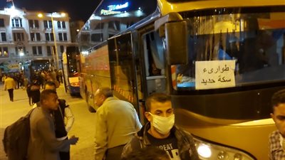 وزير النقل يتابع نقل ركاب قطارى الأقصر وأسوان بأتوبيسات السوبرجيت