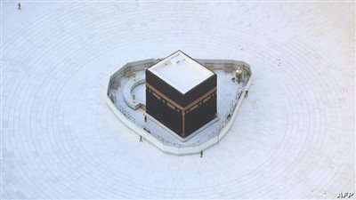 بعد تعليق العمرة.. هل تلغي كورونا موسم الحج لهذا العام؟