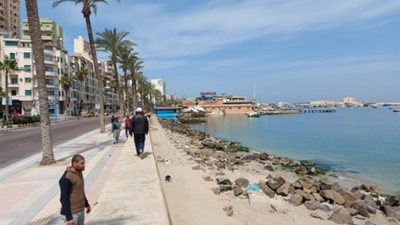 تنفيذا لقرار المحافظ.. منع تجمعات المواطنين على كورنيش الإسكندرية