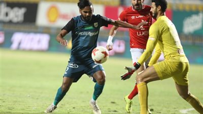خاص - وكيله: علي فوزي يرحب بالانتقال للأهلي.. وإنبي رفض رحيله للزمالك الصيف الماضي